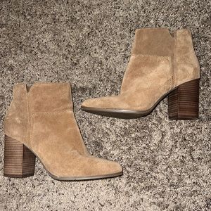 Nine West size 9.5 Tan Booties